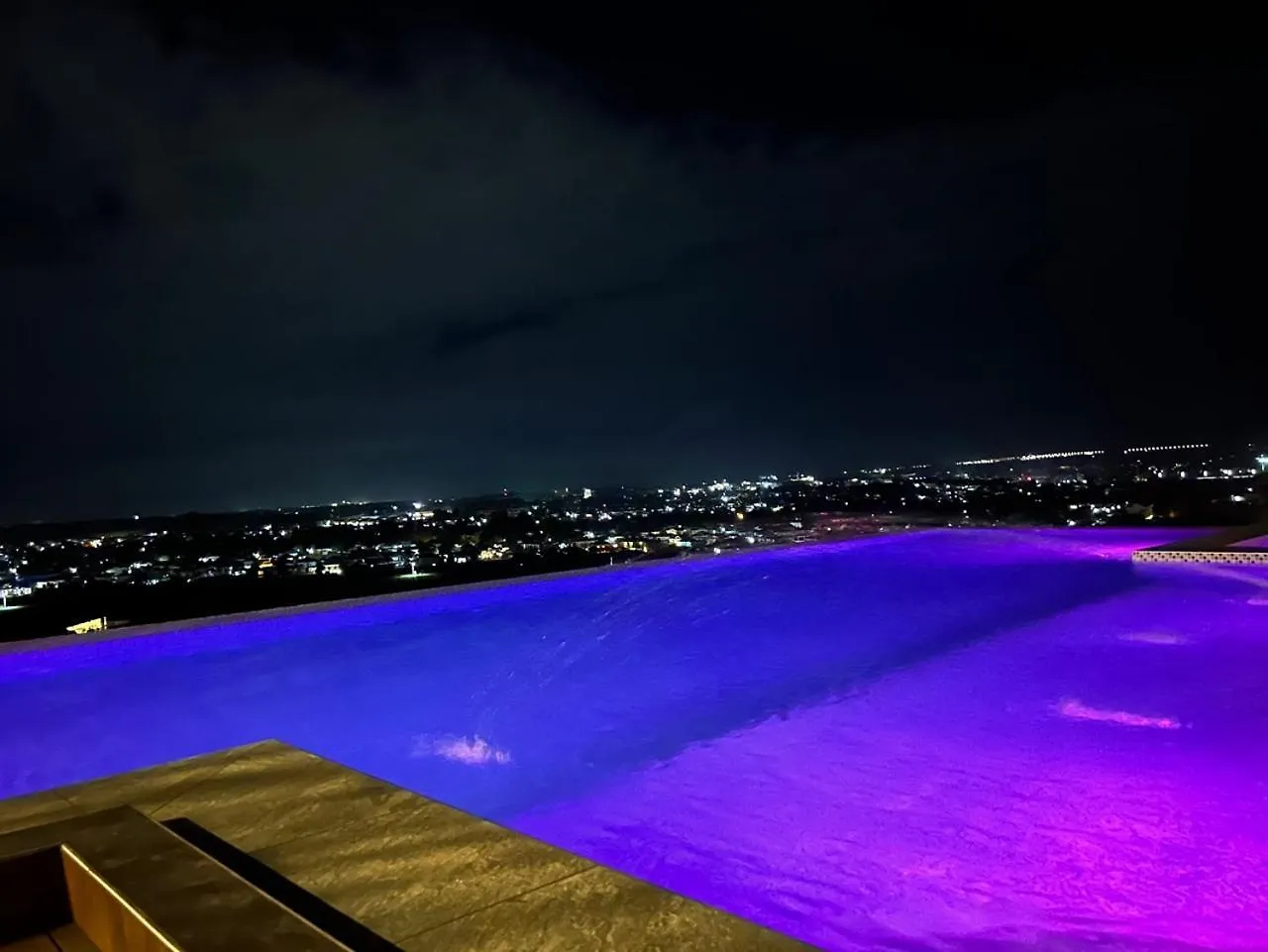 מלון דירות 1108 Lagrande2 11Floor Rooftop Swiming Angeles Walking Street הפיליפינים